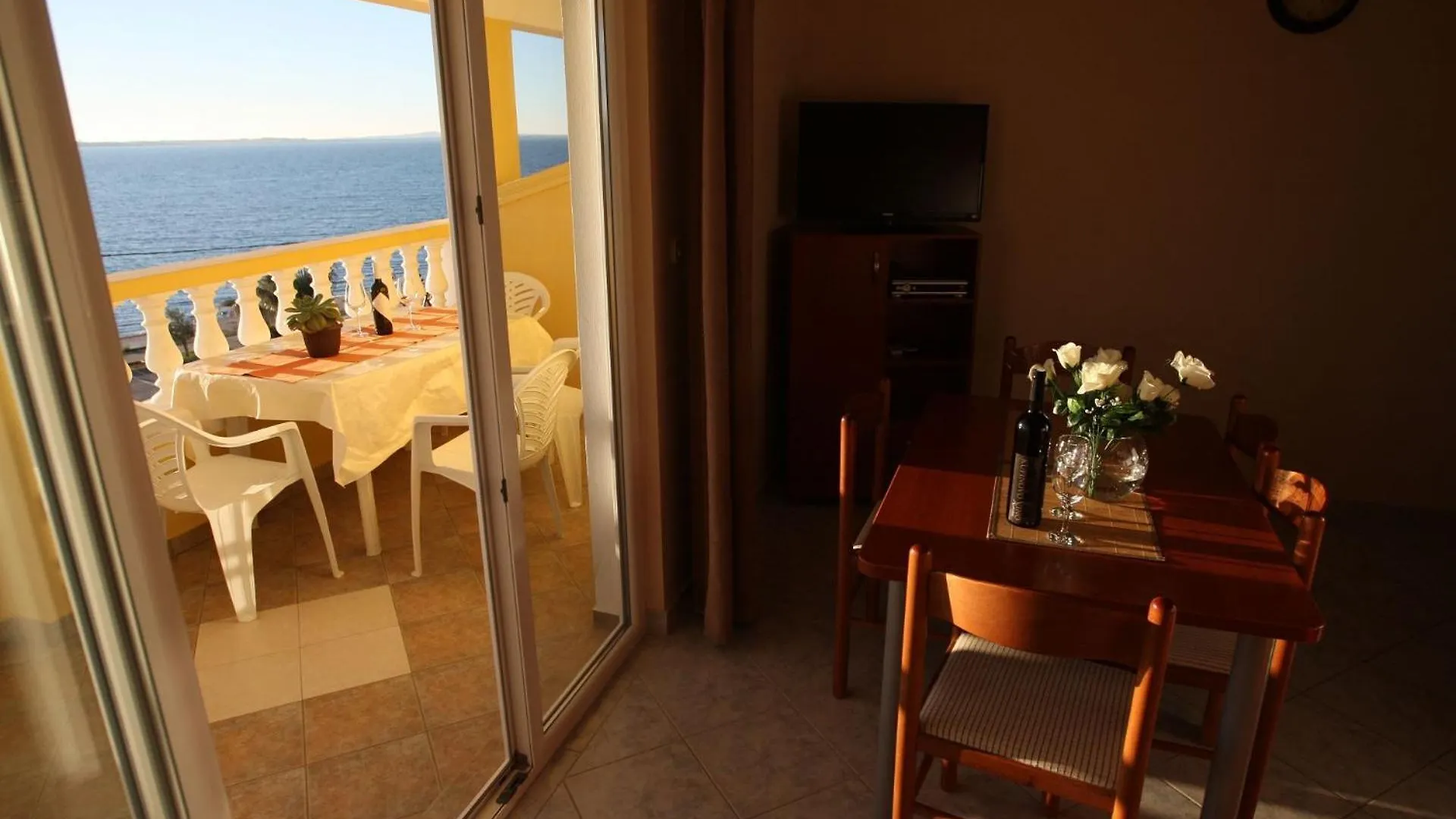 Apartments Mladen Vrsi 0*,  Croatia