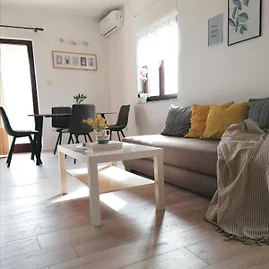 Apartament Mare, Vrsi