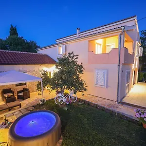 Apartament Berto, Vrsi