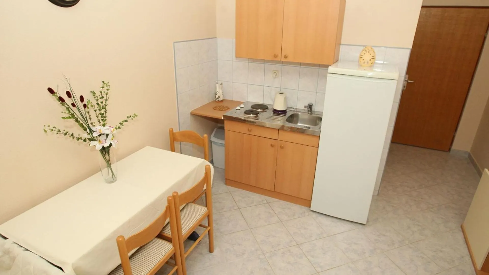 Apartments Mladen Врси